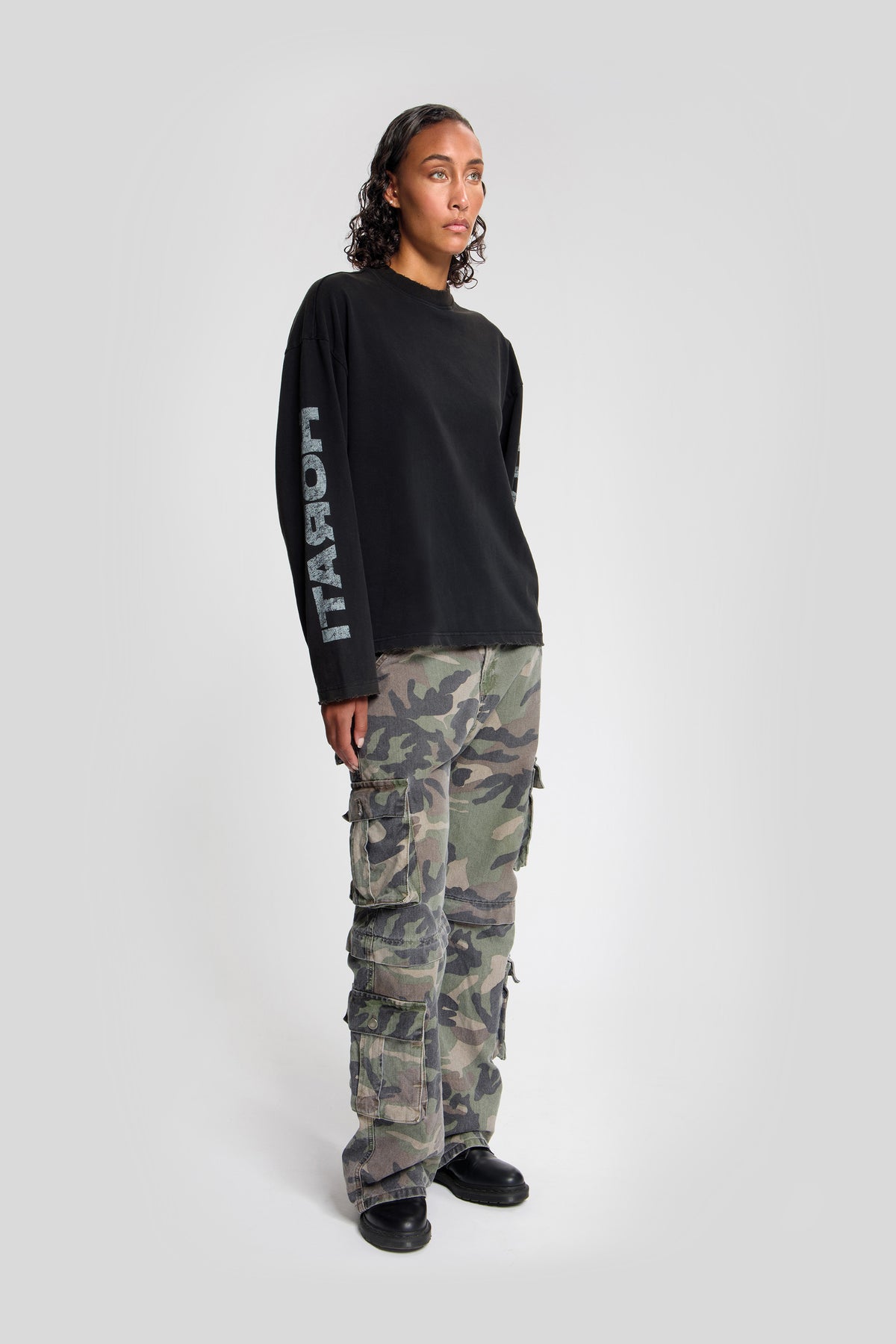 Distressed Longsleeve Tee — Black - HORATI