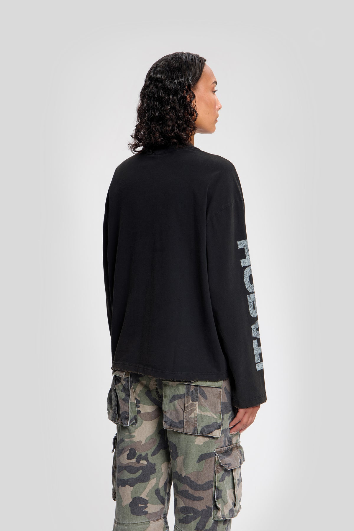 Distressed Longsleeve Tee — Black - HORATI