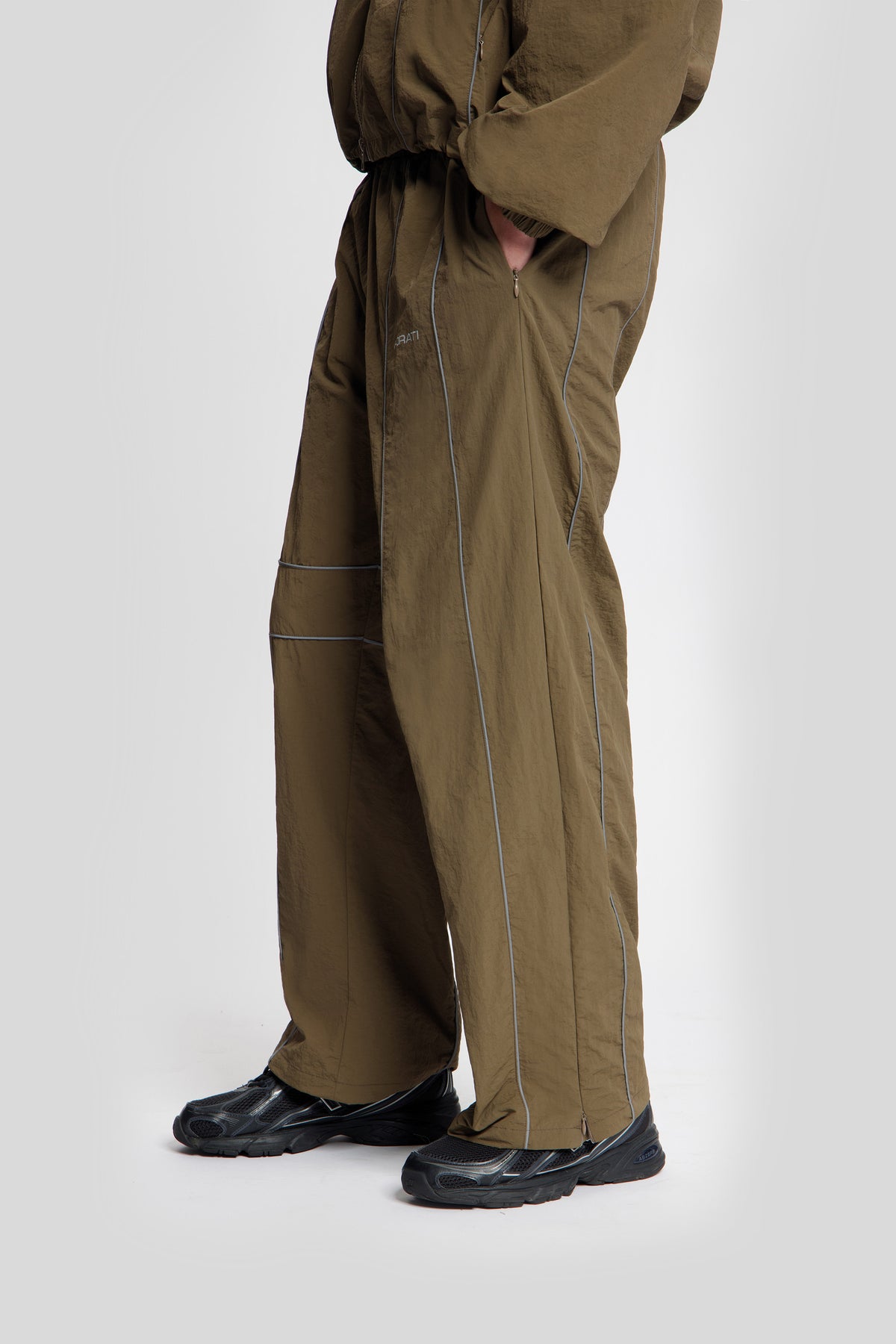 H Track Suit — Army - HORATI