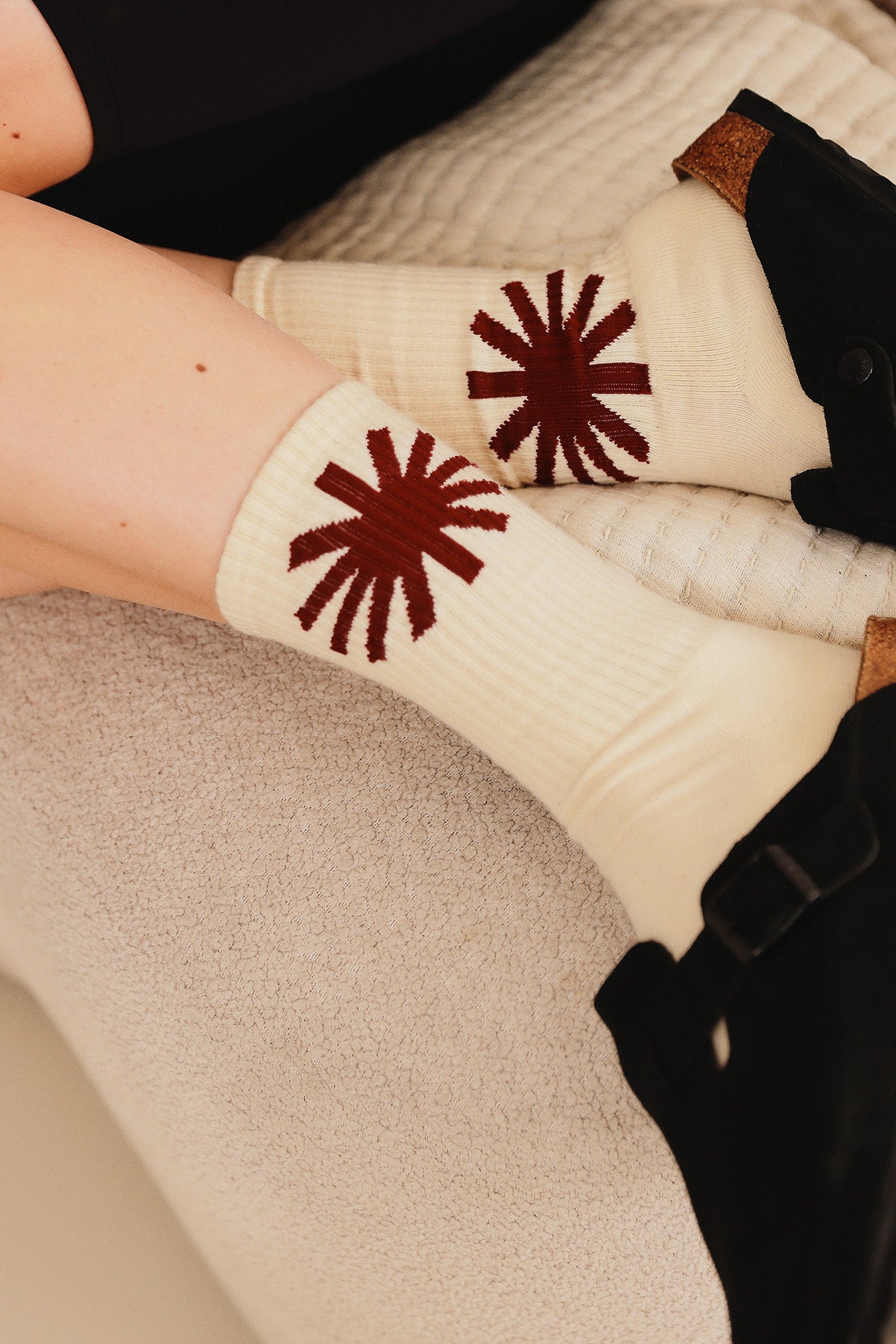 SUN Socks Cream & Oxblood - HORATI